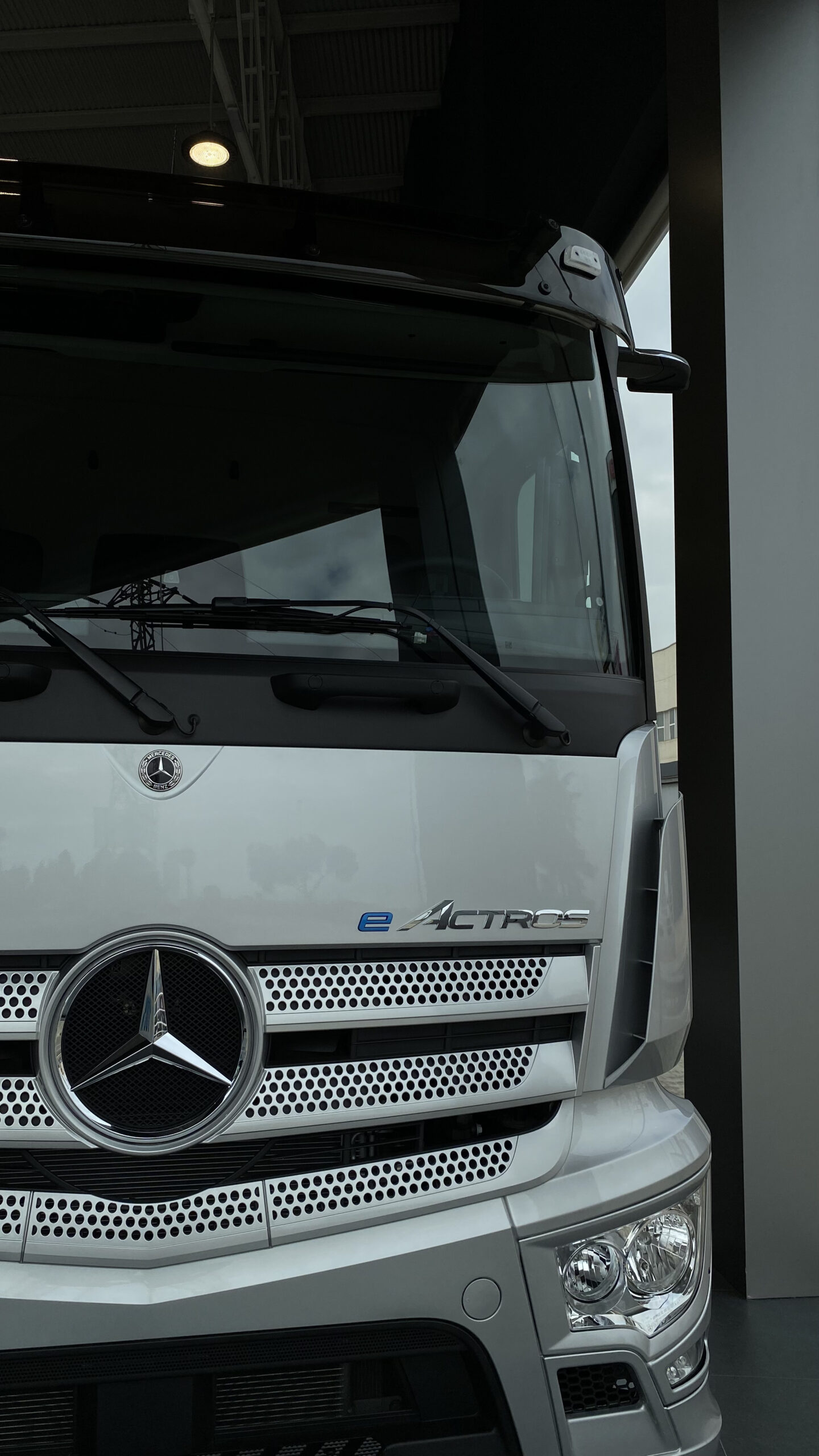 Mercedes-Benz Valdisa recibe a sus clientes en una jornada de puertas abiertas de industriales eléctricos el pasado 19 de octubre